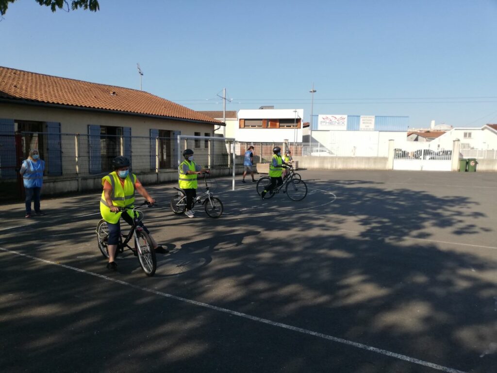 photo de la dernière session de vélo école adultes